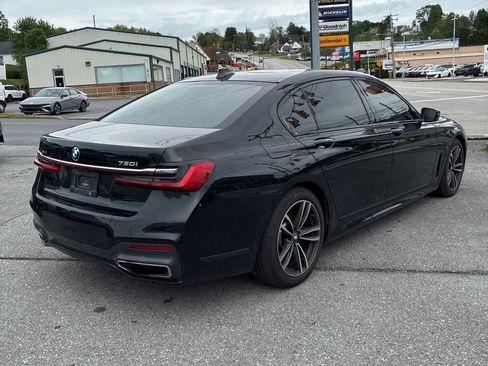 Used 2022 BMW 750i xDrive w/ Executive Package AWD/4WD image 5