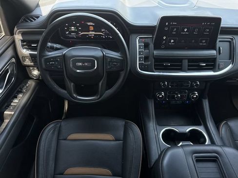 Used 2023 GMC Yukon XL AT4 w/ Technology Package AWD/4WD image 13