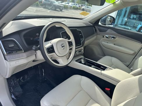 Used 2023 Volvo XC90 B5 Plus w/ Protection Package AWD/4WD image 12