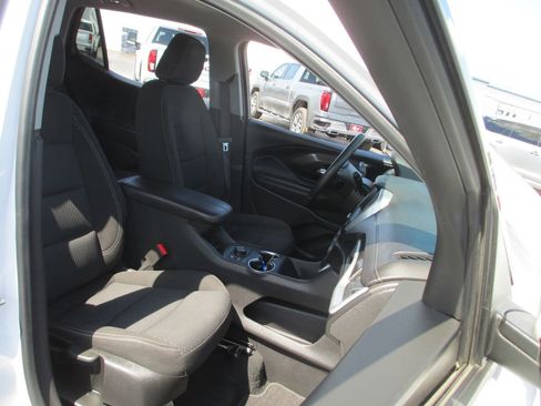 Used 2022 GMC Terrain SLE w/ Driver Convenience Package FWD image 19