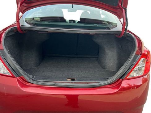 Used 2019 Nissan Versa SV FWD image 18