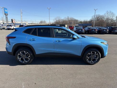 Certified 2025 Chevrolet Trax LT w/ Driver Confidence Package image 20