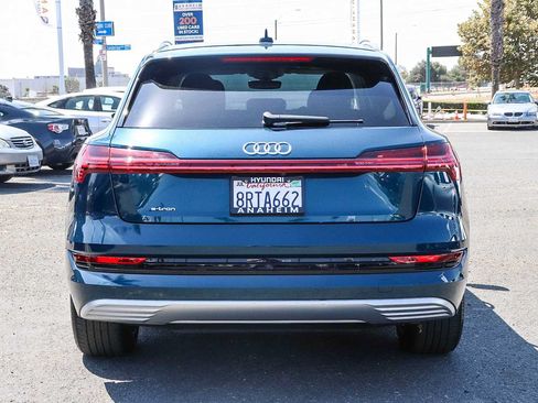 Used 2019 Audi e-tron Prestige w/ Prestige Package AWD/4WD image 8