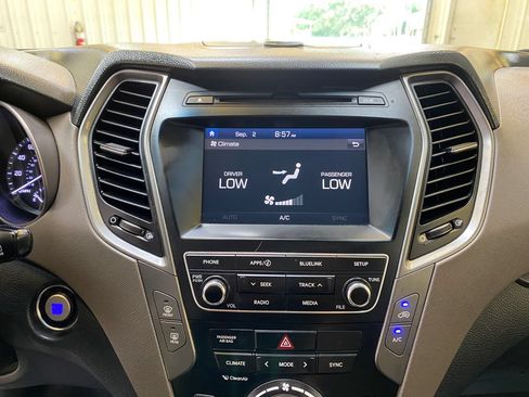 Used 2018 Hyundai Santa Fe Sport w/ 2.4L Value Package 02 AWD/4WD image 39