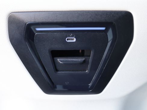 Used 2026 BMW 530i w/ Premium Package RWD image 18