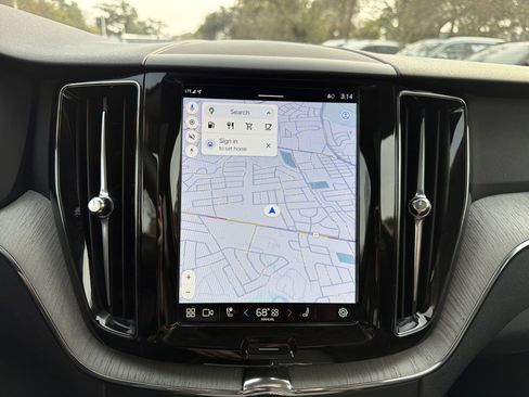 Certified 2025 Volvo XC60 B5 Plus image 24