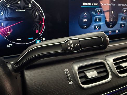 New 2026 Mercedes-Benz GLS 580 4MATIC image 17