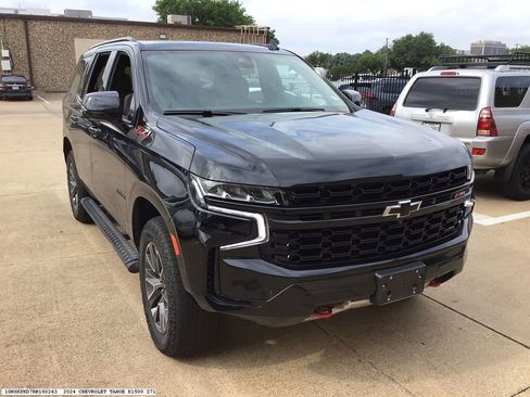 Used 2024 Chevrolet Tahoe Z71 w/ Luxury Package image 6