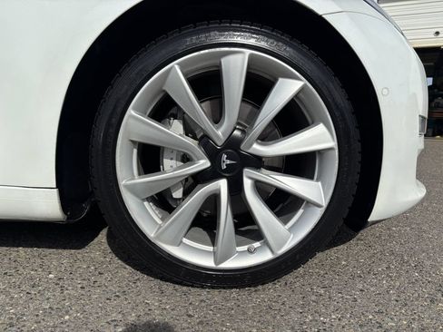Used 2020 Tesla Model 3 Standard Range Plus RWD image 9