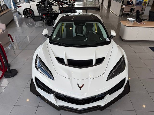 Used 2025 Chevrolet Corvette ZR1 w/ ZR1 Carbon Fiber Aero Package RWD image 3