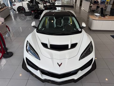 Used 2025 Chevrolet Corvette ZR1 w/ ZR1 Carbon Fiber Aero Package RWD image 3