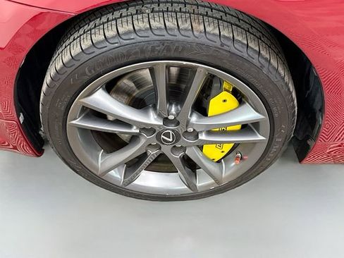 Used 2013 Lexus IS 350C w/ F-Sport Pkg w/Summer Tires image 29