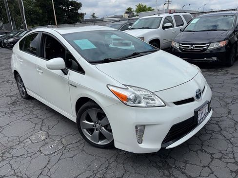 Used 2013 Toyota Prius Persona Series FWD image 2