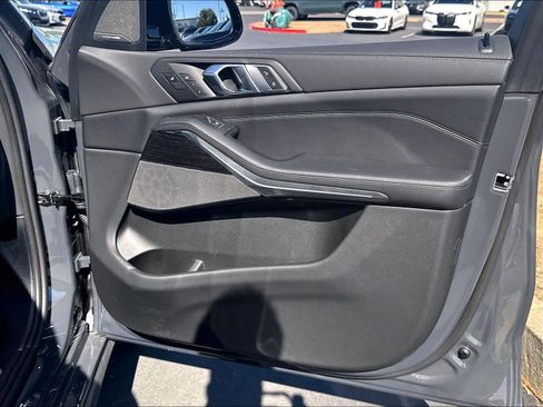 Used 2026 BMW X7 M60i AWD/4WD image 28