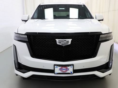 Used 2022 Cadillac Escalade Sport Platinum w/ LPO, ONYX Package AWD/4WD image 17