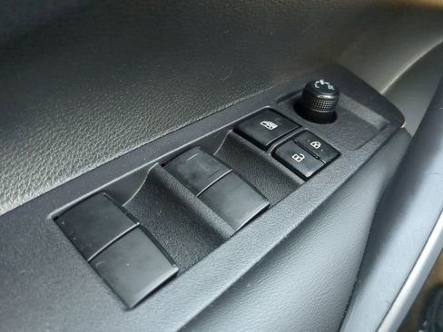 Used 2023 Toyota Corolla SE image 28