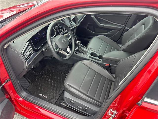 Certified 2023 Volkswagen Jetta SE w/ Panoramic Sunroof Package FWD image 9