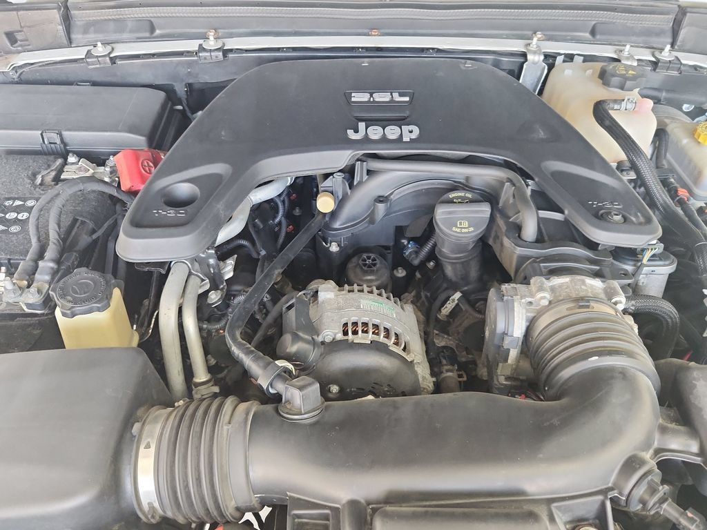 Certified 2018 Jeep Wrangler Unlimited Sport S AWD/4WD image 20