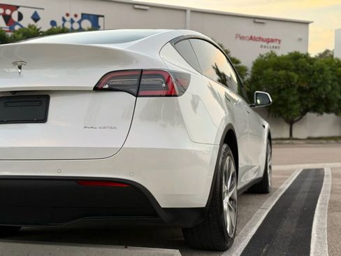 Used 2020 Tesla Model Y Long Range image 23
