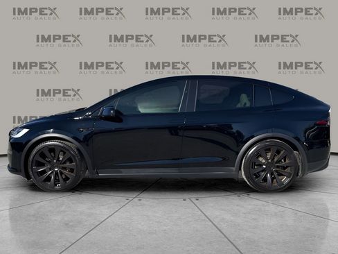 Used 2023 Tesla Model X image 2
