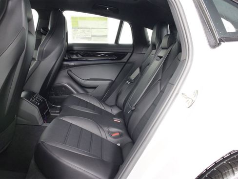 New 2026 Porsche Panamera 4 image 18