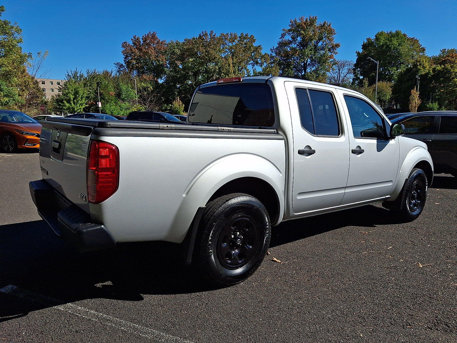 Used 2017 Nissan Frontier S w/ S Work Truck Package (4X4) image 6