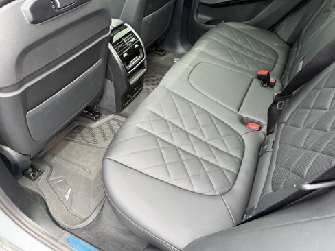 Used 2026 BMW X5 xDrive40i w/ M Sport Package AWD/4WD image 17
