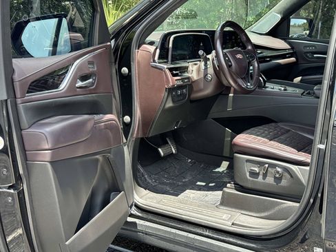Used 2023 Cadillac Escalade V w/ LPO, ONYX Package AWD/4WD image 13