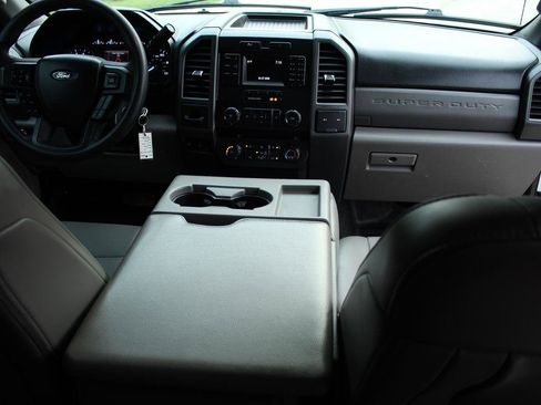 Used 2019 Ford F250 XL w/ Power Equipment Group RWD image 14
