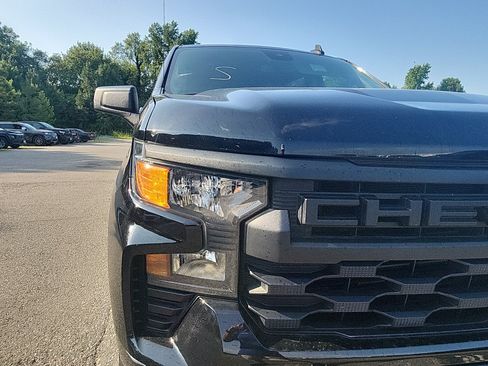Used 2022 Chevrolet Silverado 1500 Custom AWD/4WD image 9