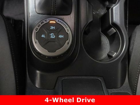 Used 2024 Ford Bronco Black Diamond image 21