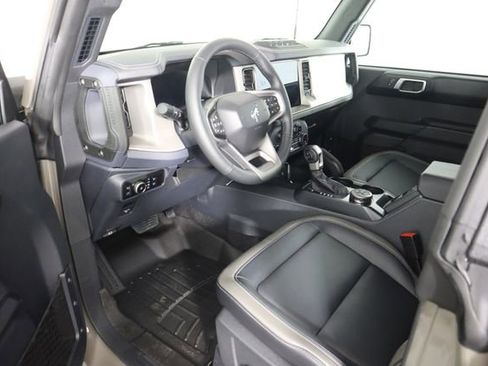 New 2025 Ford Bronco Outer Banks w/ Sasquatch Package image 25