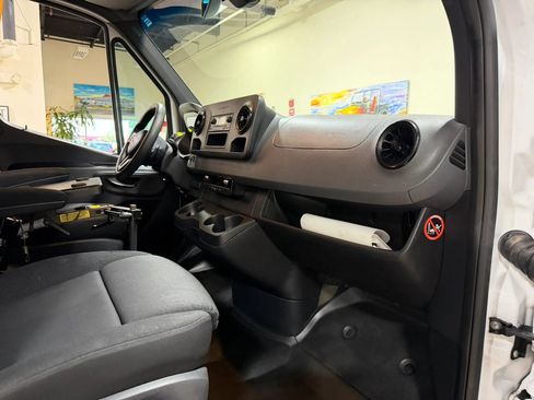 Used 2021 Mercedes-Benz Sprinter 3500 image 31