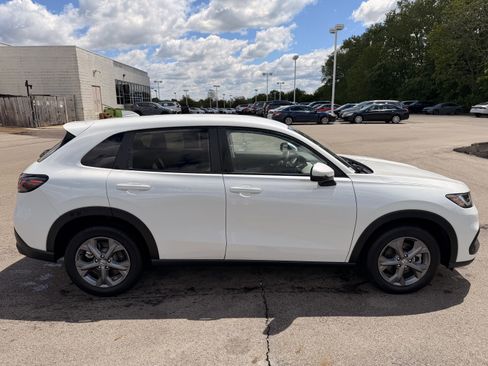 Used 2026 Honda HR-V LX image 2