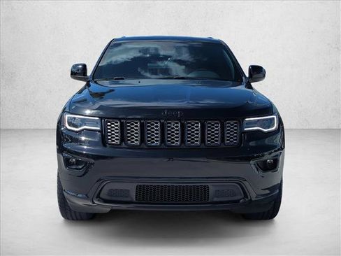Used 2022 Jeep Grand Cherokee Laredo X RWD image 2
