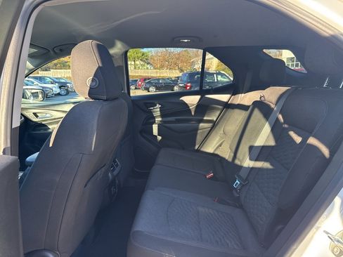 Used 2021 Chevrolet Equinox LT image 24