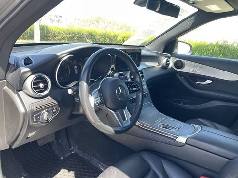 Used 2020 Mercedes-Benz GLC 300 4MATIC w/ Premium Package image 10