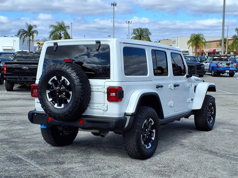 Used 2024 Jeep Wrangler Unlimited Rubicon 4xe image 7