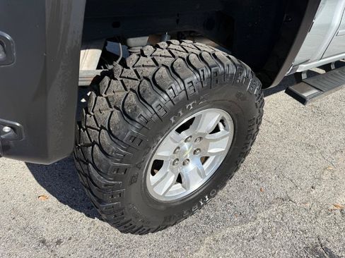 Used 2018 Chevrolet Silverado 1500 LT w/ All Star Edition RWD image 19