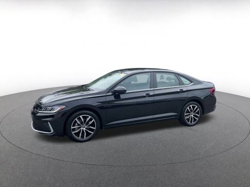 Used 2025 Volkswagen Jetta SE image 7