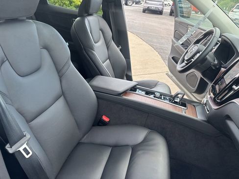 Certified 2024 Volvo XC60 B5 Plus AWD/4WD image 35