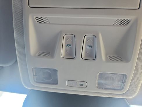 Used 2022 Ford Escape Titanium w/ Class II Trailer Tow Package image 10