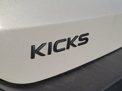 New 2026 Nissan Kicks SR image 16