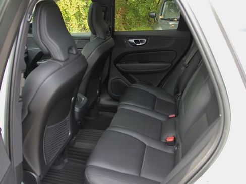 Used 2023 Volvo XC60 B5 Plus w/ Protection Package Premier image 28