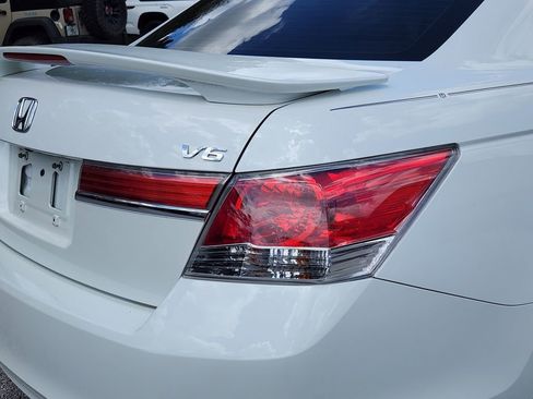 Used 2011 Honda Accord EX-L image 8
