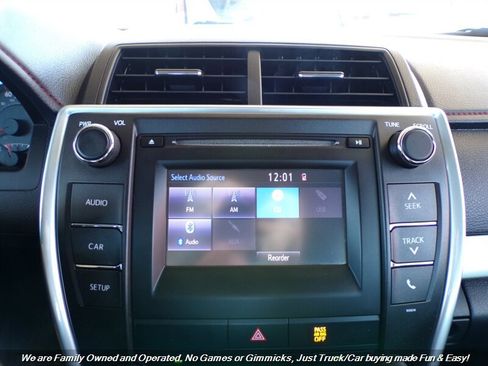 Used 2016 Toyota Camry SE FWD image 35