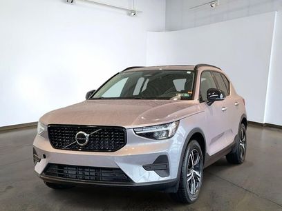 Used 2026 Volvo XC40 B5 Core w/ Climate Package
