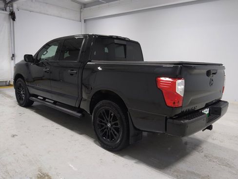 Used 2019 Nissan Titan SV w/ SV Convenience Package image 5