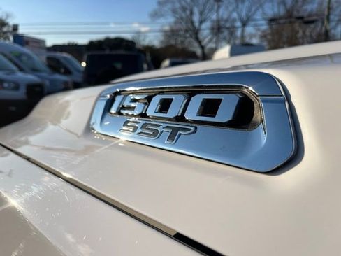 Used 2025 RAM 1500 Laramie image 12