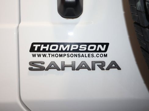 Used 2025 Jeep Wrangler Sahara image 35